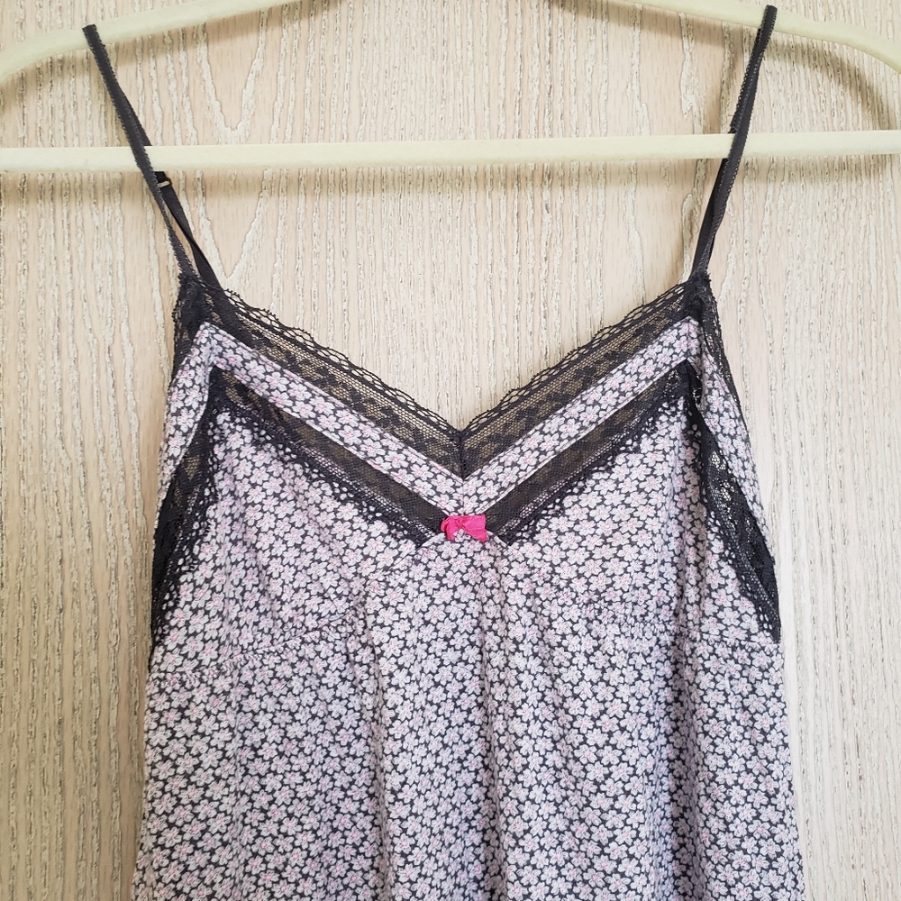 Vicotria's Secret XS Gray and Pink Slip / Nightie